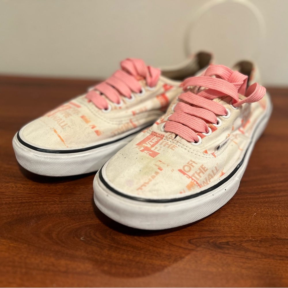 Vans women Dolen sneakers Shoes with Pink Laces size 11